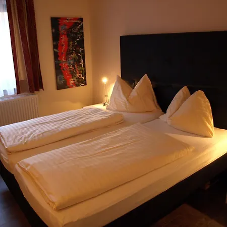 Aloisia, Garni 3*